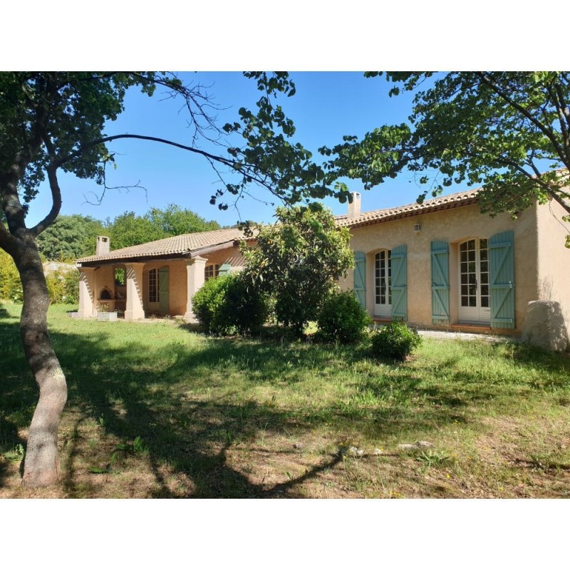 Villa de 160m² plain pied sur jardin de 2200 m² à Cadolive Villa de 160m² plain pied sur jardin de 2200 m² à Cadolive