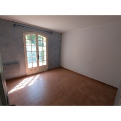Villa de 160m² plain pied sur jardin de 2200 m² à Cadolive